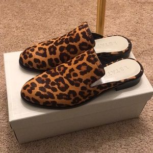 1. State Leopard Mules **NIB**